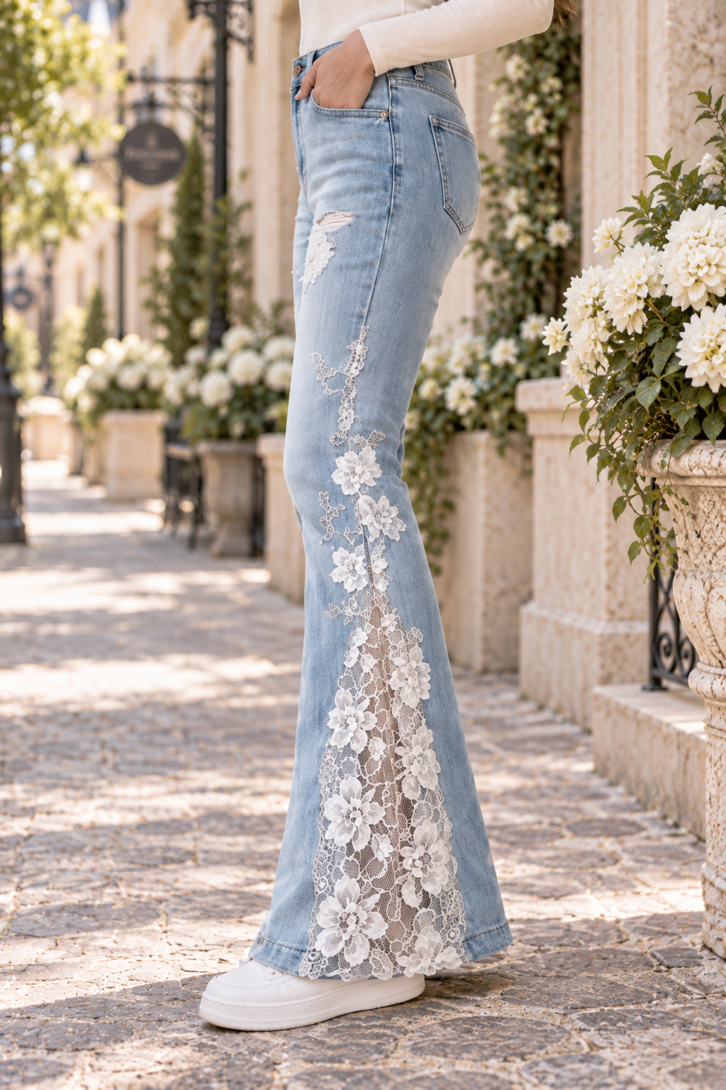 Rosé Çiçek Detaylı Pantolon