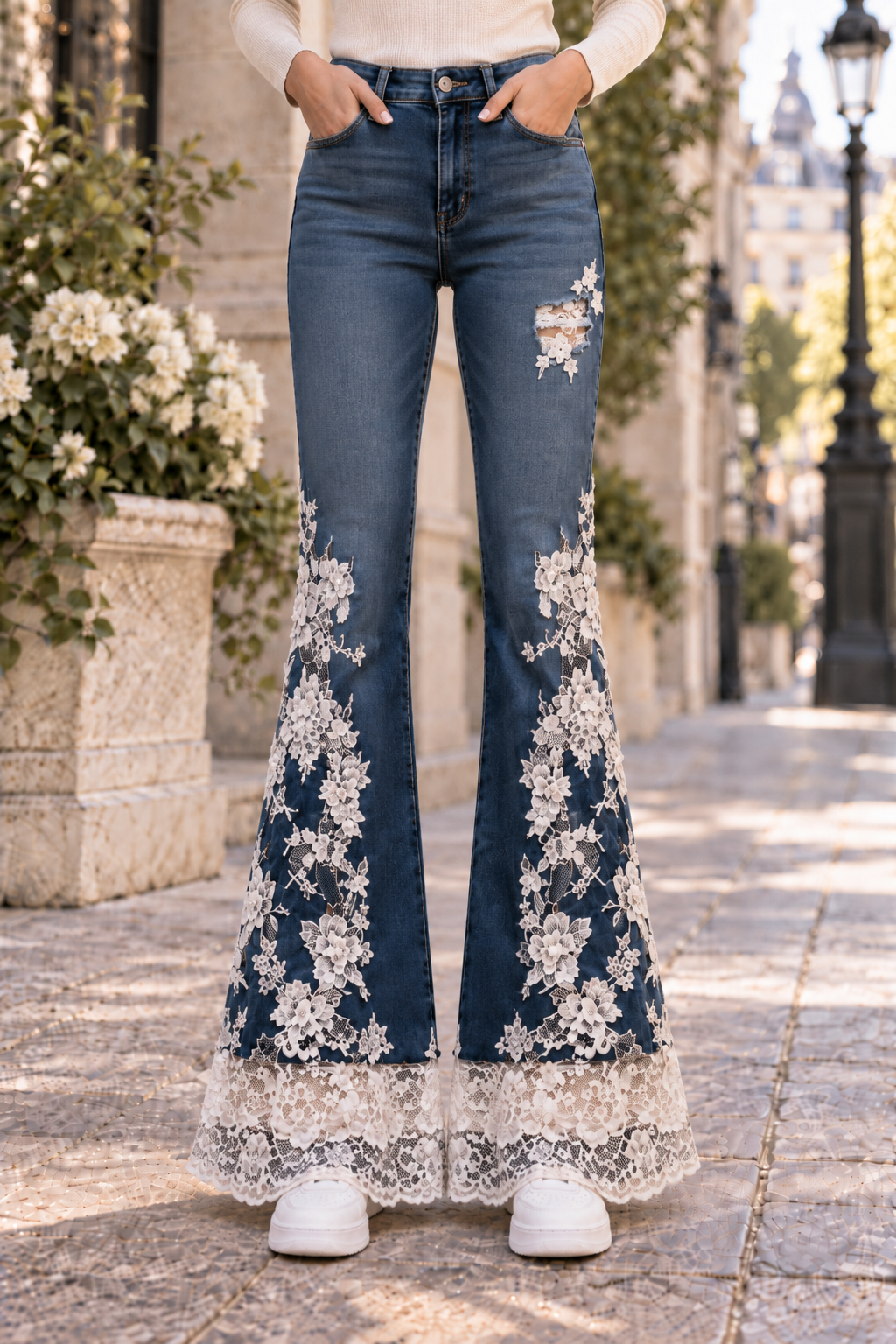 Mira Dantel İşlemeli İspanyol Paça Jean Pantolon